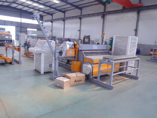 Numerieke Controle 4000mm het Systeem van Kippegaasmesh making machine with servo