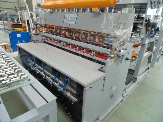 Breedte 3300mm Pneumatische Draad Mesh Bending Machine Programming Adjustments